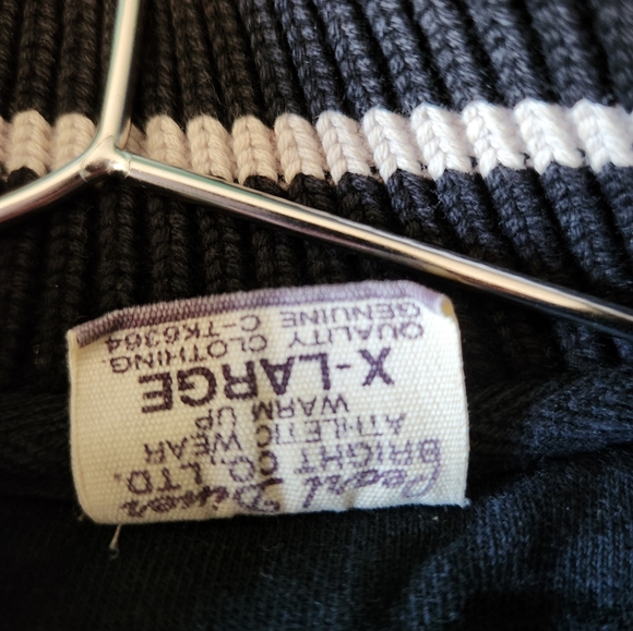 Vintage Black and White Streetware Jacket from Japan - Picture 7 of 11